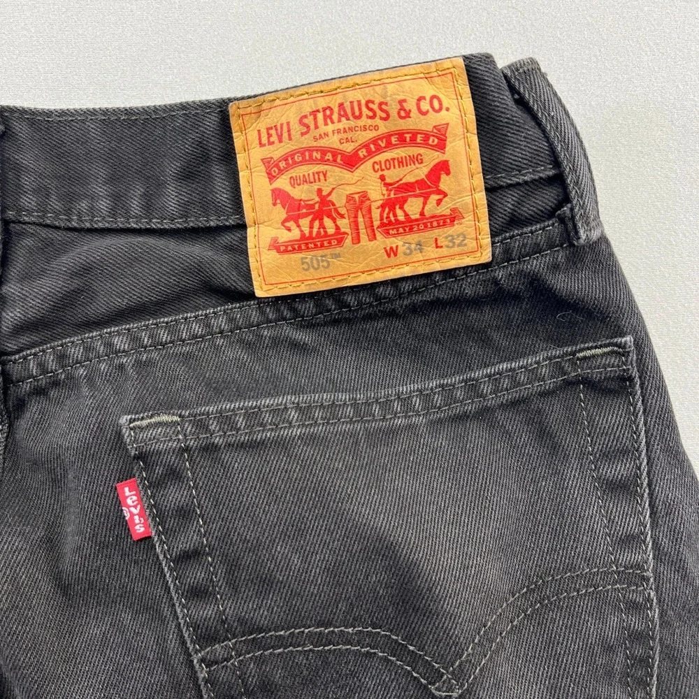 Levi's 505 Jeans Mens 34x32 Black Denim Cotton Regular Fit Mid Rise Straight Leg